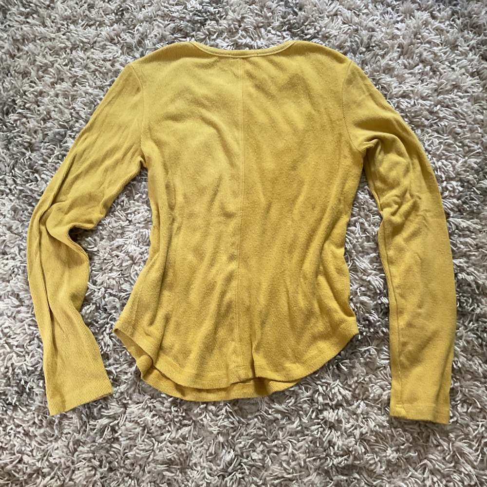 New In Women Mustard Yellow Ribbed Henley Long Sleeve Top Sm Pocket Curved Hem - Picture 3 of 12